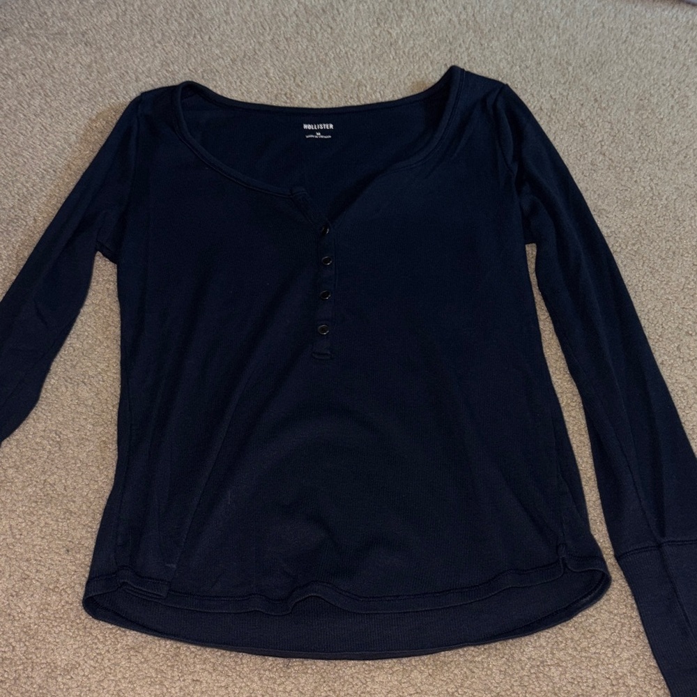 Hollister Women's Navy Long Sleeve Tee